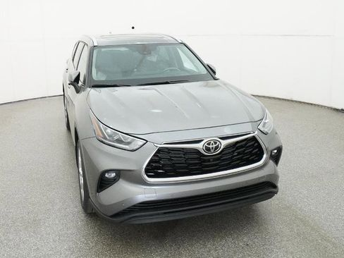 New 2026 Toyota Highlander Limited image 42