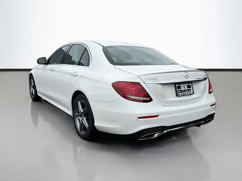Used 2017 Mercedes-Benz E 300 4MATIC image 5