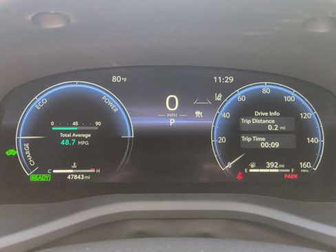 Used 2025 Toyota Camry XLE FWD image 16