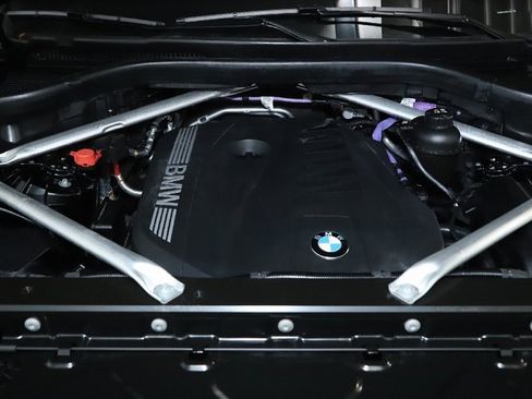 Certified 2024 BMW X5 xDrive40i w/ M Sport Package image 34