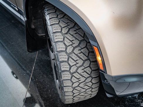 Used 2021 Land Rover Defender 110 X image 42