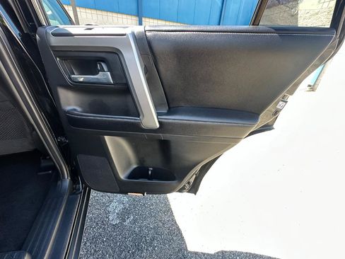 Used 2017 Toyota 4Runner SR5 AWD/4WD image 22