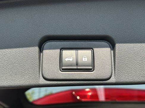 Certified 2025 Nissan Rogue Platinum AWD/4WD image 21
