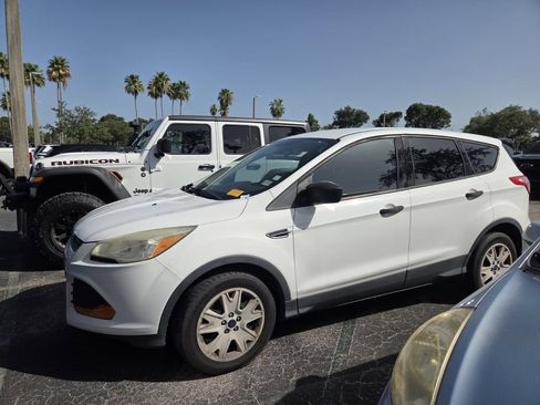 Used 2016 Ford Escape S FWD image 3