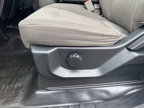 Used 2016 Ford F150 XLT w/ Trailer Tow Package AWD/4WD image 14