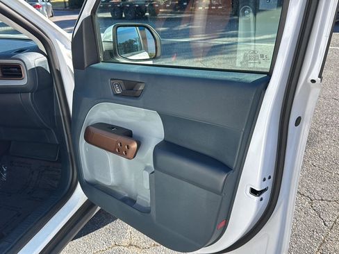 Used 2023 Ford Maverick Lariat w/ Equipment Group 500A Standard image 12