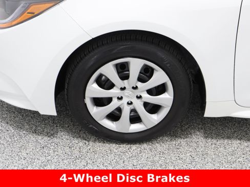 Certified 2025 Toyota Corolla LE image 11