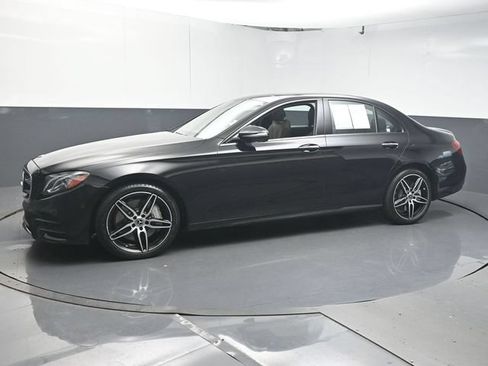 Used 2019 Mercedes-Benz E 450 4MATIC Sedan image 4