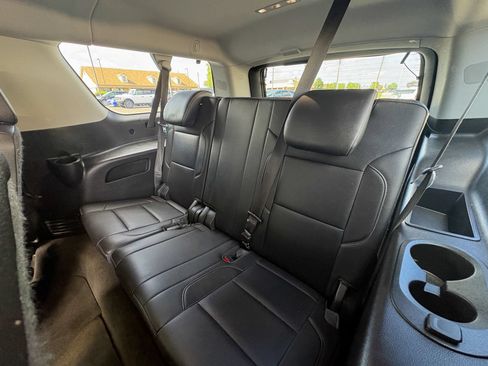 Used 2018 Chevrolet Suburban Premier AWD/4WD image 29