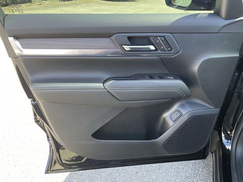 New 2026 GMC Terrain Denali w/ LPO, Black Badging Package image 23