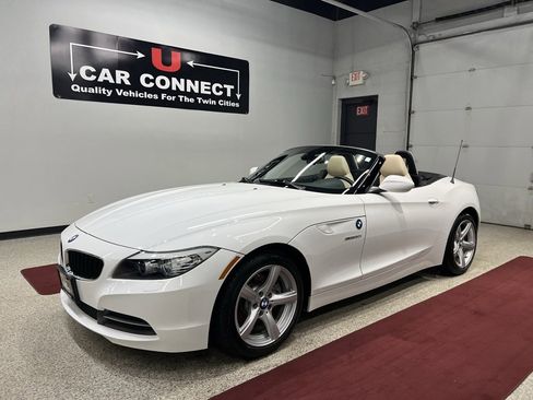 Used 2011 BMW Z4 sDrive30i image 2