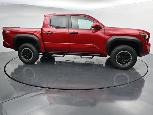 Used 2026 Toyota Tacoma TRD Off-Road AWD/4WD image 9