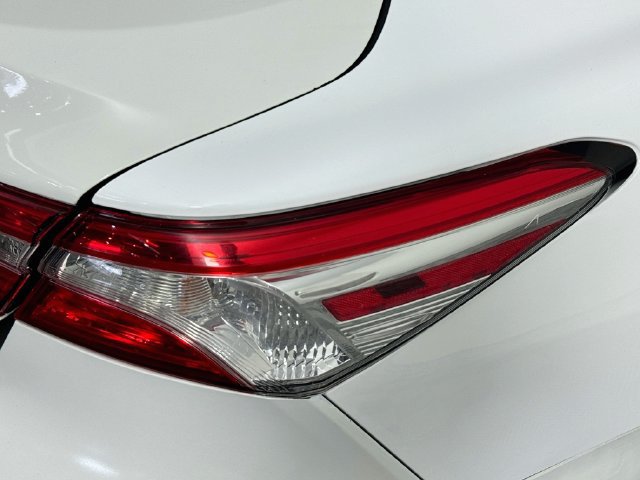 Used 2018 Toyota Camry LE FWD image 30