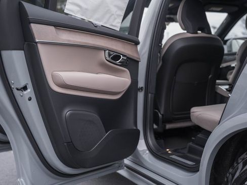 New 2026 Volvo XC90 B6 Ultra w/ Lounge Package image 36