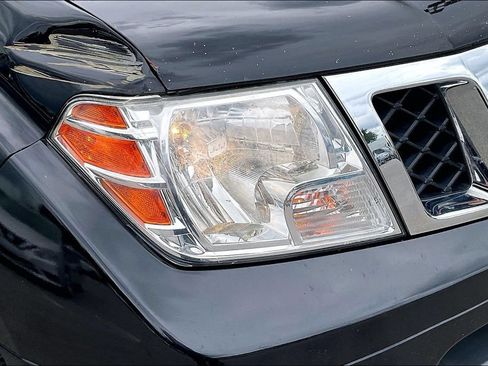 Used 2017 Nissan Frontier SV w/ SV Value Truck Package AWD/4WD image 36