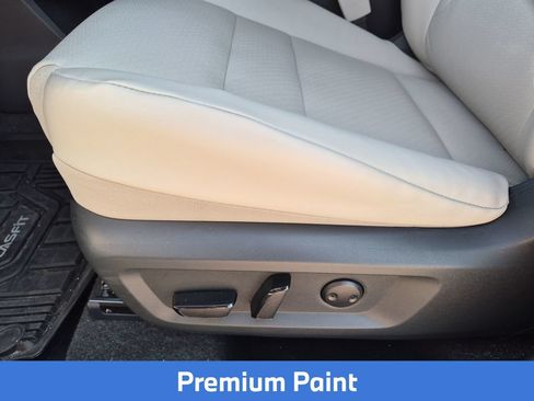 Used 2025 Nissan Rogue SV w/ SV Premium Package FWD image 19