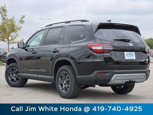 Certified 2025 Honda Pilot TrailSport image 15