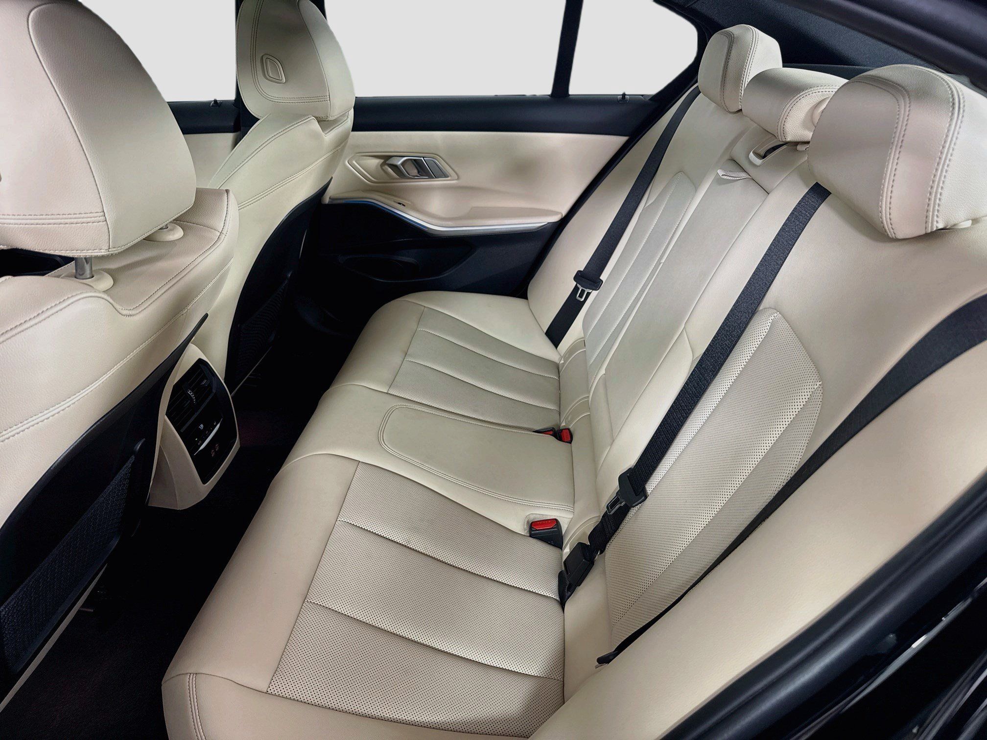 Used 2023 BMW 330i Sedan w/ Driving Assistance Package RWD image 26