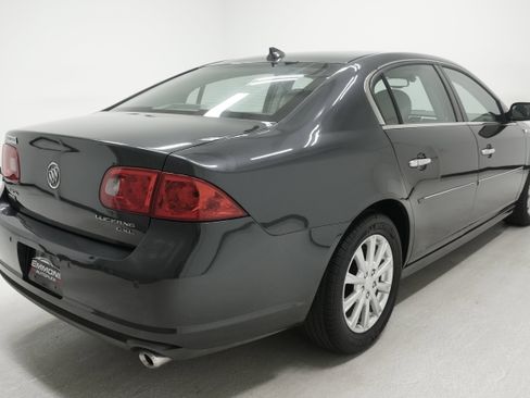 Used 2010 Buick Lucerne CXL w/ Driver Confidence Package FWD image 4