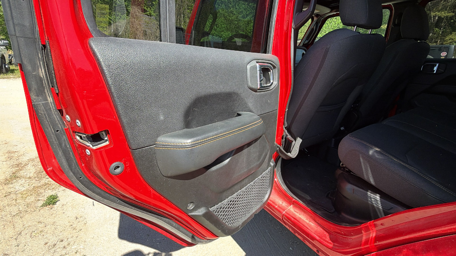 Used 2025 Jeep Wrangler Unlimited Sahara w/ Safety Group AWD/4WD image 22