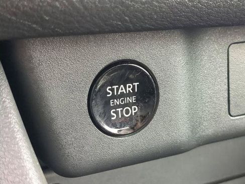 Certified 2025 Nissan Rogue SV AWD/4WD image 27