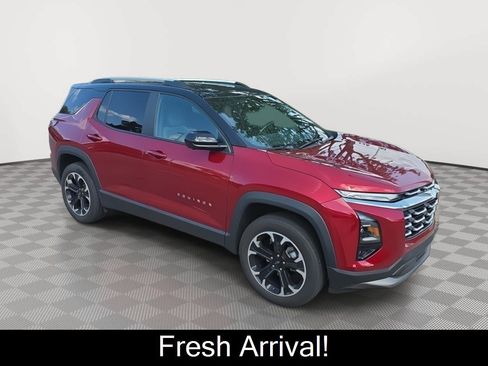 Used 2025 Chevrolet Equinox LT w/ Convenience Package II FWD image 3
