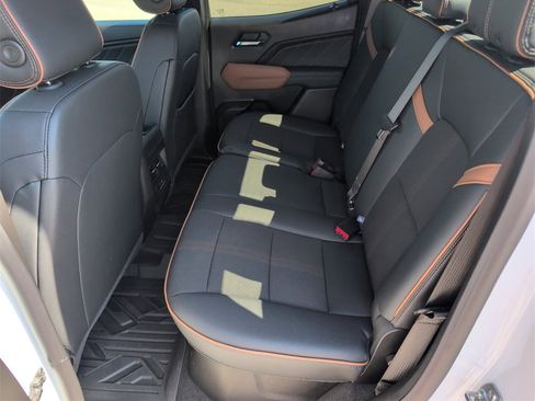 Used 2025 GMC Canyon AT4 image 29