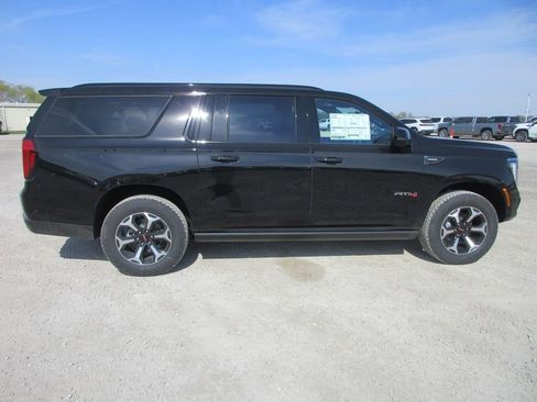 New 2026 GMC Yukon XL AT4 image 3