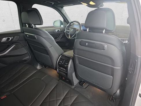 Used 2025 BMW X5 xDrive40i AWD/4WD image 11