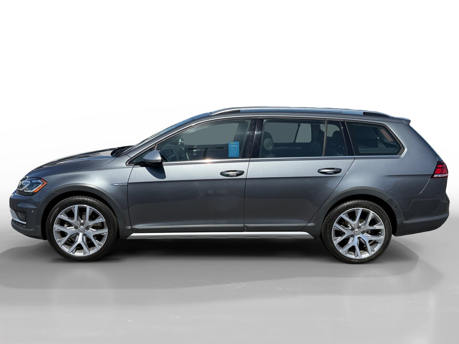 Used 2019 Volkswagen Golf Alltrack SE AWD/4WD image 2