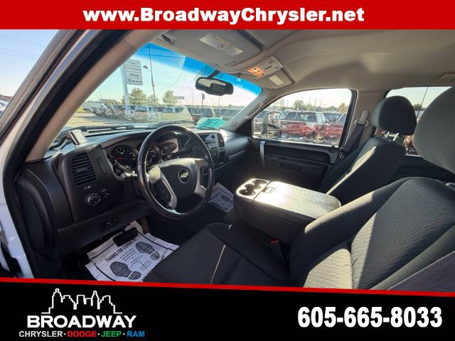 Used 2011 Chevrolet Silverado 2500 LT w/ Interior Plus Package AWD/4WD image 14