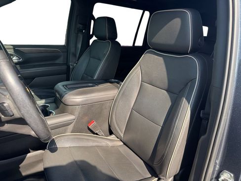 Used 2021 Chevrolet Suburban Premier w/ Premium Package image 9