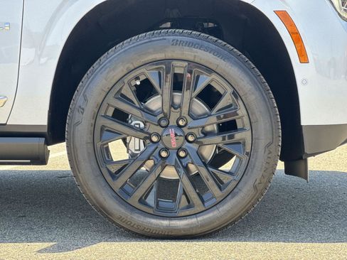 New 2026 GMC Yukon XL Denali w/ Denali Reserve Package AWD/4WD image 32