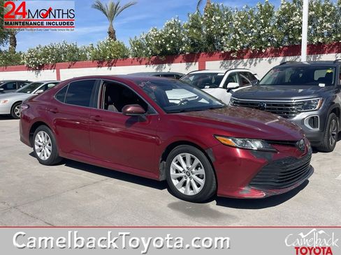 Used 2020 Toyota Camry LE image 1
