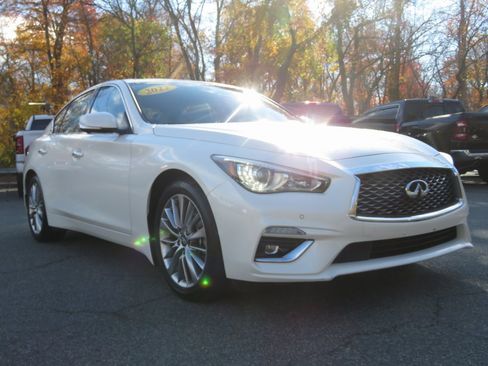 Used 2022 INFINITI Q50 Luxe w/ Cargo Package image 4