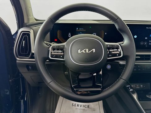 Used 2025 Kia Sorento S w/ Panoramic Sunroof Package FWD image 12