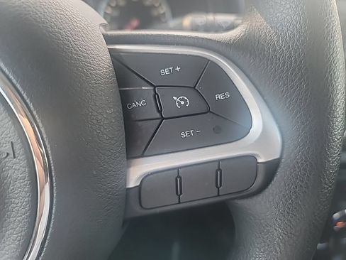 Used 2019 Jeep Renegade Sport w/ Sport Appearance Group AWD/4WD image 22