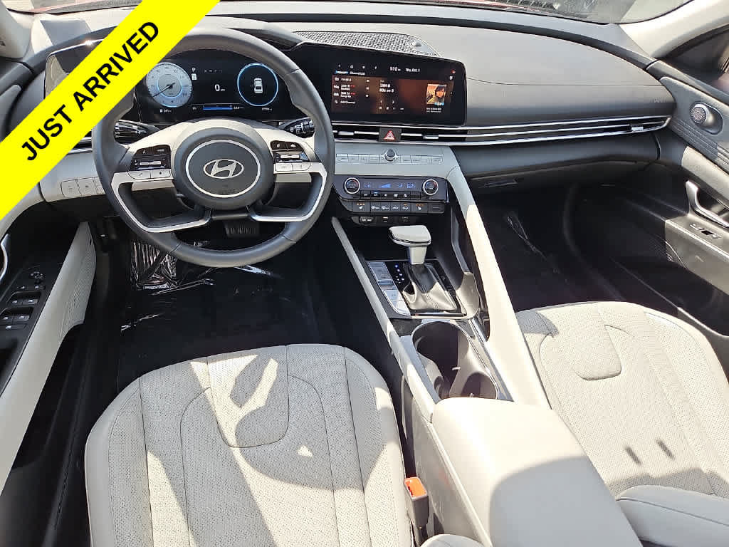 Used 2024 Hyundai Elantra Limited FWD image 10