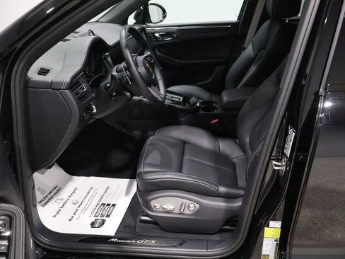 Used 2026 Porsche Macan GTS image 9