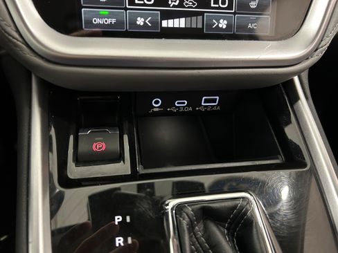 Used 2023 Subaru Outback Premium AWD/4WD image 10