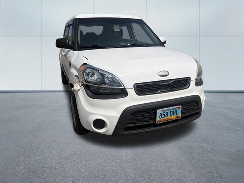 Used 2013 Kia Soul + FWD image 2