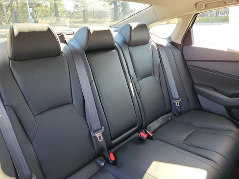 Used 2024 Honda Accord Touring image 9