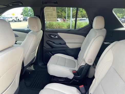 Used 2023 Chevrolet Traverse LT w/ LPO, Cargo Package AWD/4WD image 16