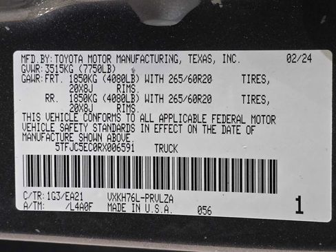 Used 2024 Toyota Tundra Limited AWD/4WD image 32
