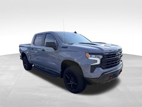 Used 2024 Chevrolet Silverado 1500 LT Trail Boss w/ Convenience Package II AWD/4WD image 3