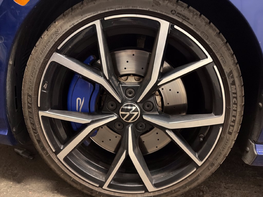 Used 2024 Volkswagen Golf R AWD/4WD image 10