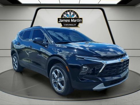 Certified 2024 Chevrolet Blazer LT w/ Convenience Package FWD image 3