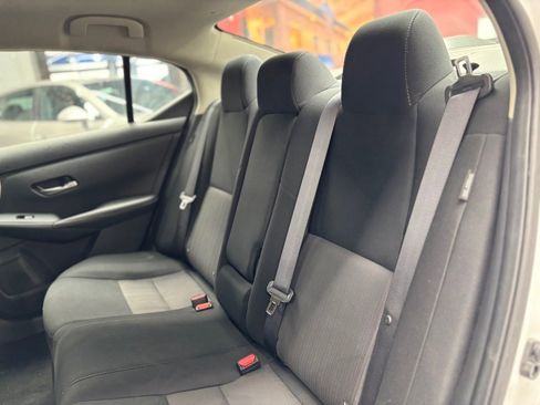 Used 2022 Nissan Sentra SV FWD image 12