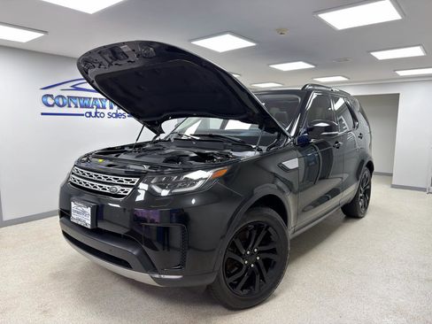 Used 2017 Land Rover Discovery HSE image 36