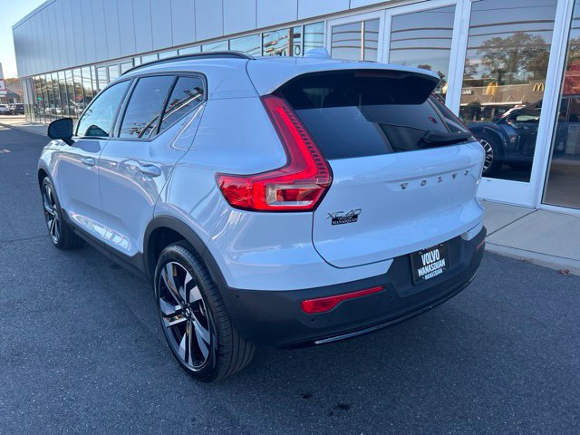 Used 2026 Volvo XC40 B5 Plus AWD/4WD image 3